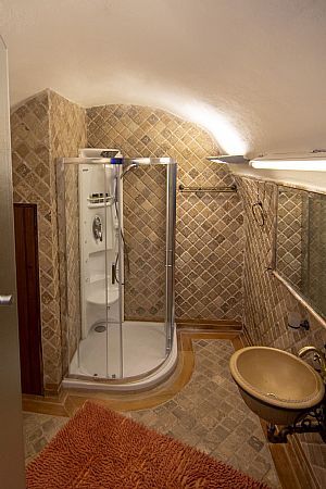 Two-Floor Suite No 20