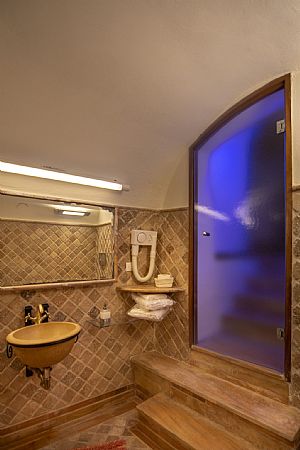 Two-Floor Suite No 20